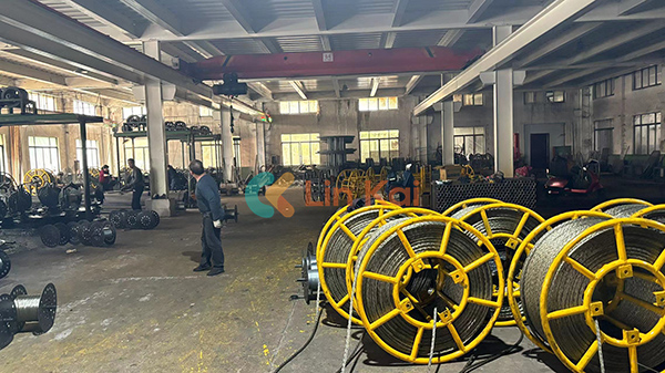 Ningbo Lingkai Electric Power Equipment Co., Ltd. доставя висококачествени стоманени въжета до Малайзия за нанизване и издърпване на проводници